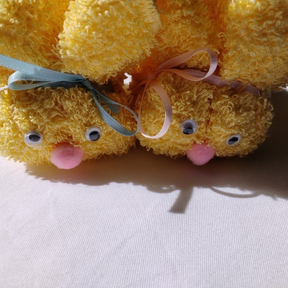 Boo Boo Bunnies! Adorable First Aid Tool Holds Ice Cubes On Booboos LOT OF 2 New - Picture 2 of 9
